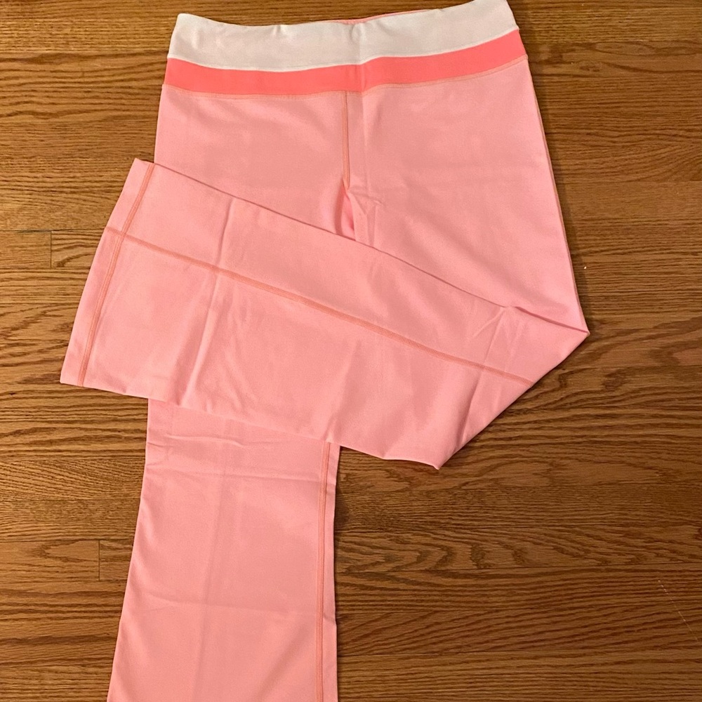 Brand new lululemon pants. Never worn. Tag still on.